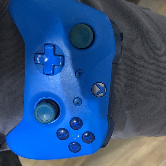 120GB Microsoft Xbox 1 Console with controller and wires. - Picture 3 of 3